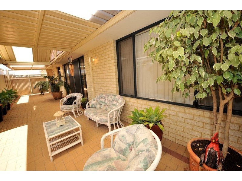 11 Whitemoss Turn, Waikiki WA 6169