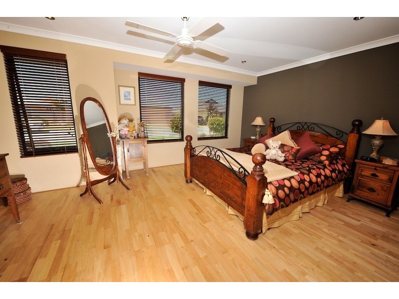 11 Whitemoss Turn, Waikiki WA 6169
