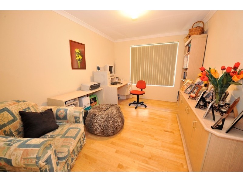 11 Whitemoss Turn, Waikiki WA 6169