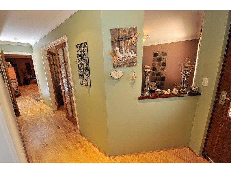 11 Whitemoss Turn, Waikiki WA 6169