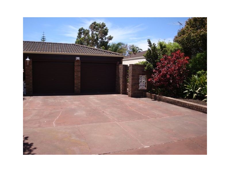 41 Caribbean Drive, Safety Bay WA 6169