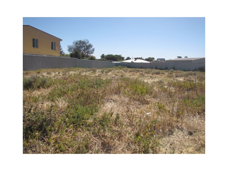 176 Warnbro Beach Road, Waikiki WA 6169