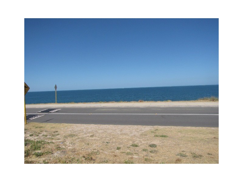 176 Warnbro Beach Road, Waikiki WA 6169