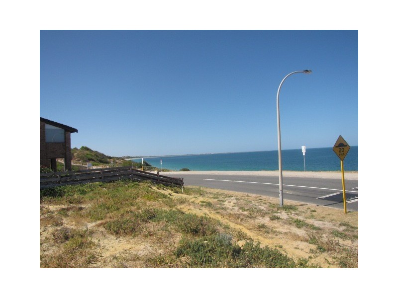 176 Warnbro Beach Road, Waikiki WA 6169