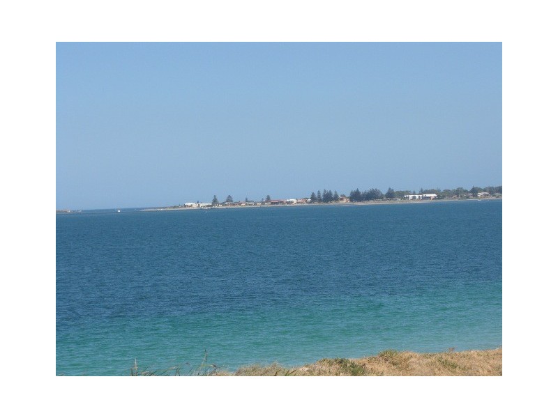 176 Warnbro Beach Road, Waikiki WA 6169