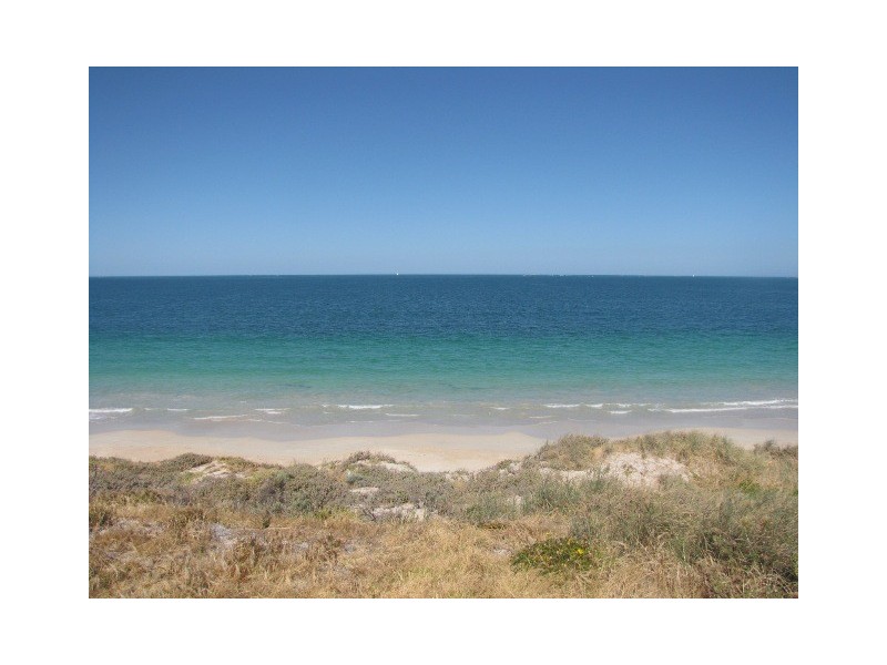 176 Warnbro Beach Road, Waikiki WA 6169