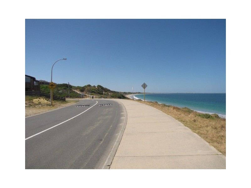 176 Warnbro Beach Road, Waikiki WA 6169