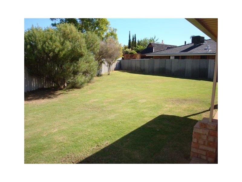 7 Fox Close, Waikiki WA 6169