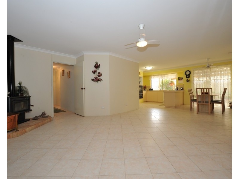 34 Woodbridge Drive, Cooloongup WA 6168