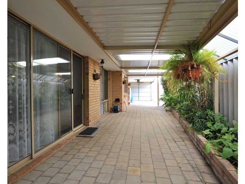 34 Woodbridge Drive, Cooloongup WA 6168