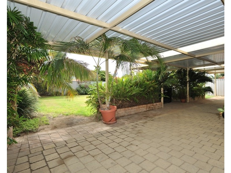 34 Woodbridge Drive, Cooloongup WA 6168