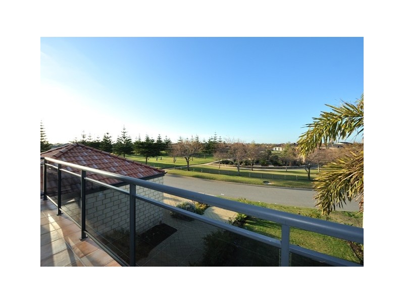 12 Madras Crescent, Port Kennedy WA 6172