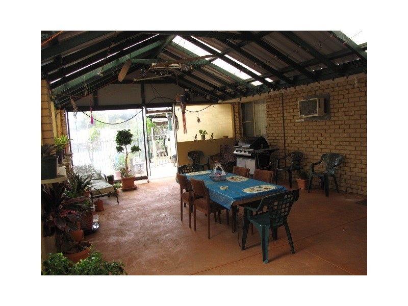 12 Meadow Court, Cooloongup WA 6168