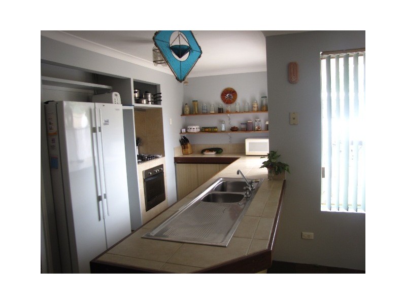 12 Meadow Court, Cooloongup WA 6168