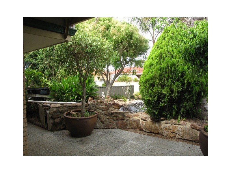 12 Meadow Court, Cooloongup WA 6168
