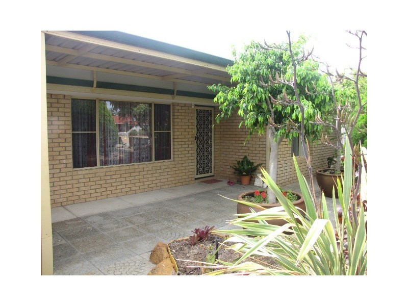 12 Meadow Court, Cooloongup WA 6168