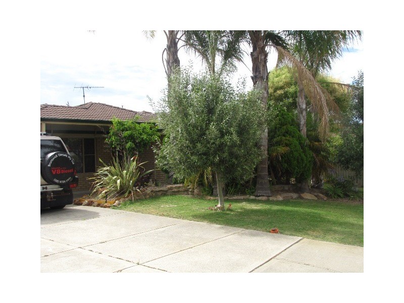 12 Meadow Court, Cooloongup WA 6168