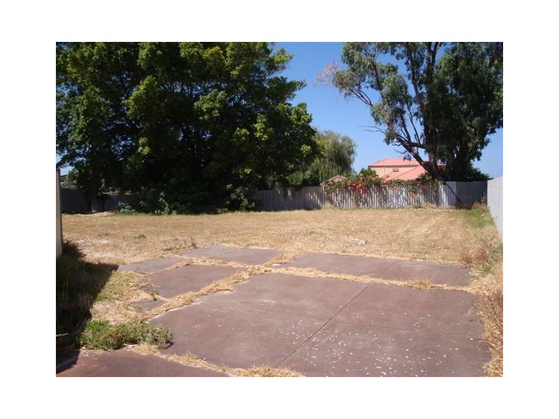 16A Vaux St, Rockingham WA 6168