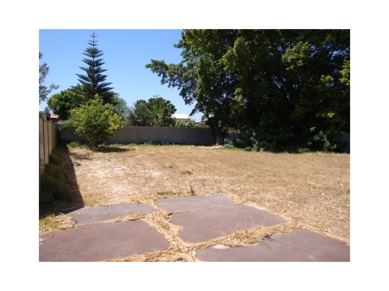 16A Vaux St, Rockingham WA 6168