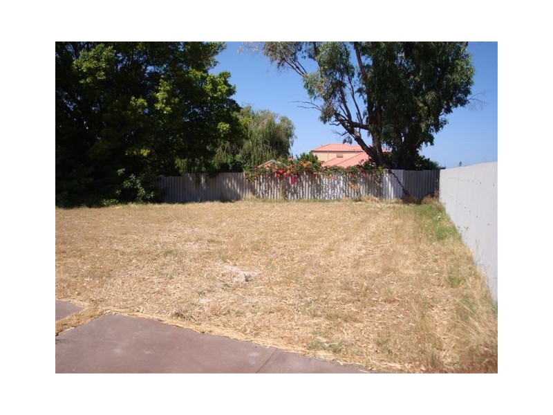 16A Vaux St, Rockingham WA 6168