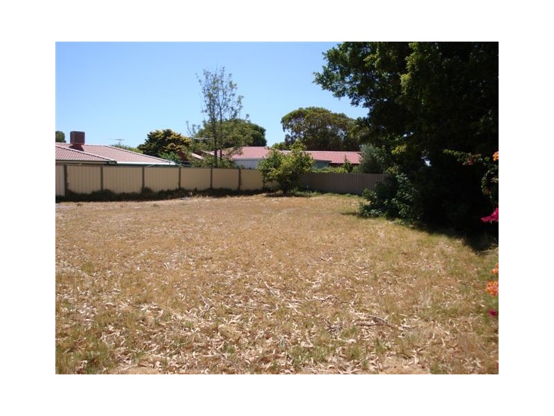 16A Vaux St, Rockingham WA 6168