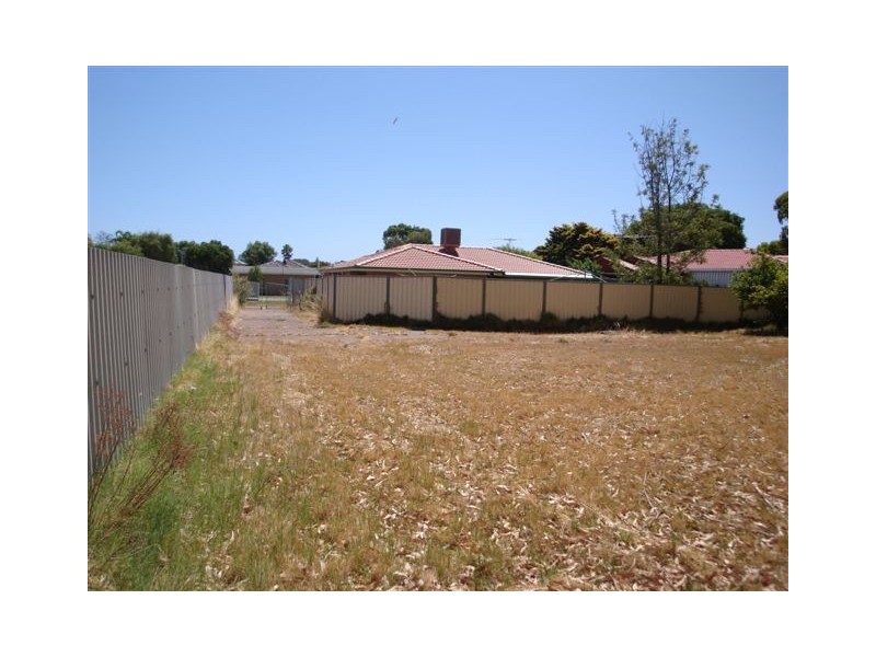 16A Vaux St, Rockingham WA 6168
