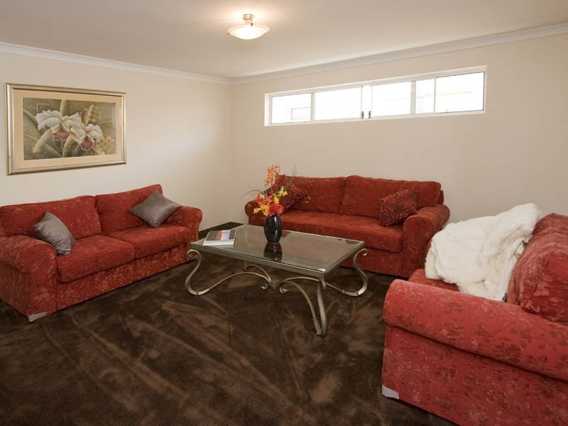 31 Almond Ave, Shoalwater WA 6169