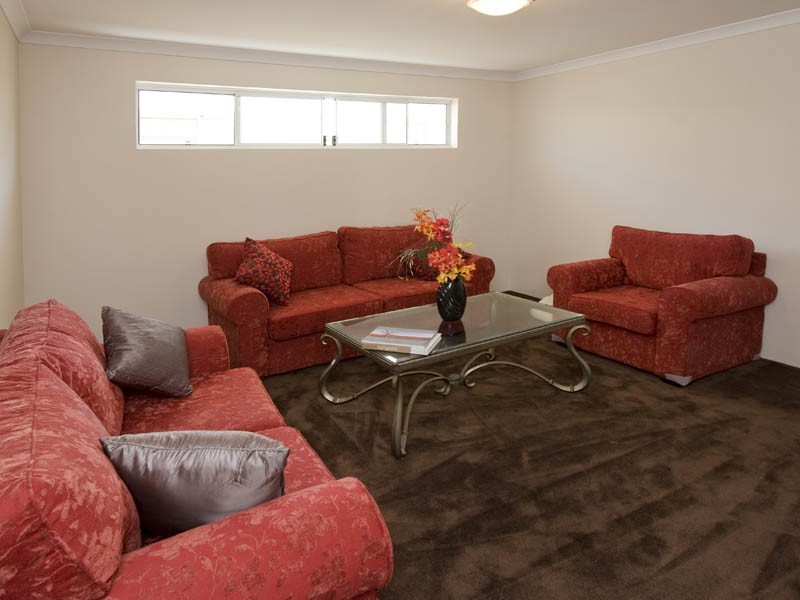 31 Almond Ave, Shoalwater WA 6169