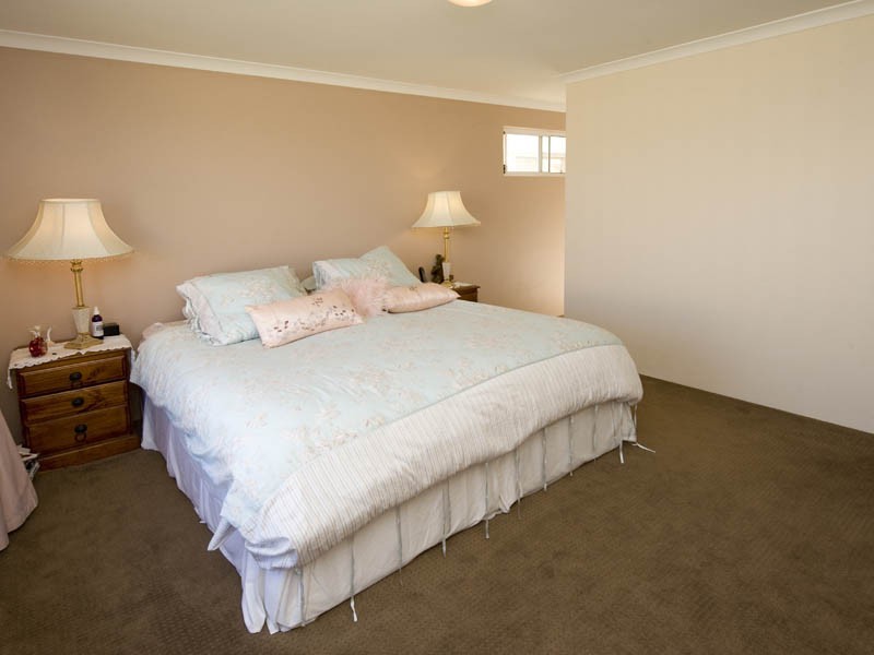 31 Almond Ave, Shoalwater WA 6169