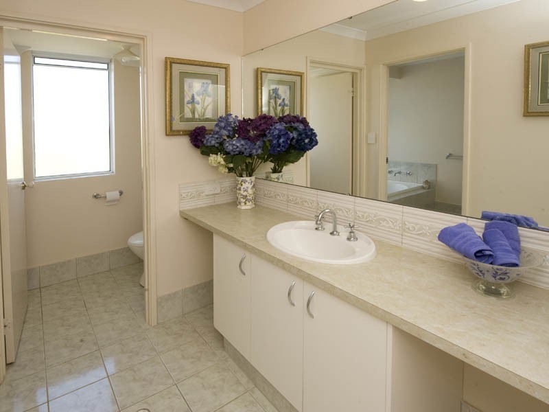 31 Almond Ave, Shoalwater WA 6169