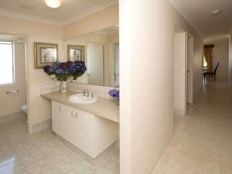 31 Almond Ave, Shoalwater WA 6169