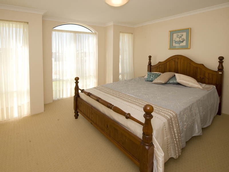 31 Almond Ave, Shoalwater WA 6169