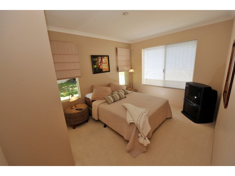 16  Hortonia Avenue, Secret Harbour WA 6173