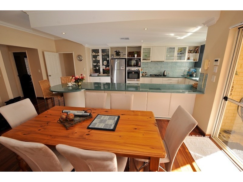 16  Hortonia Avenue, Secret Harbour WA 6173