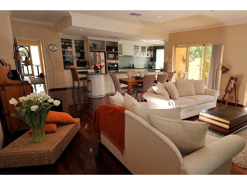 16  Hortonia Avenue, Secret Harbour WA 6173