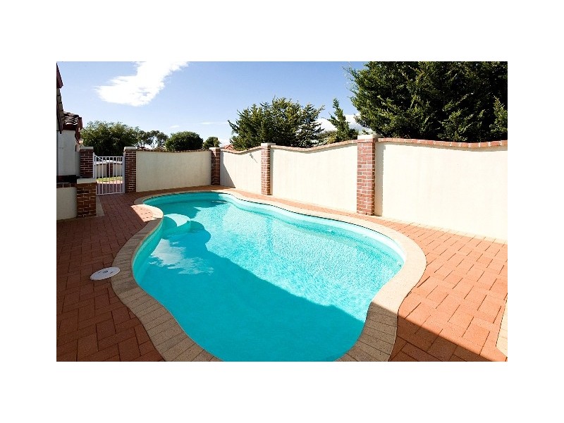 3 Bianco Place, Secret Harbour WA 6173