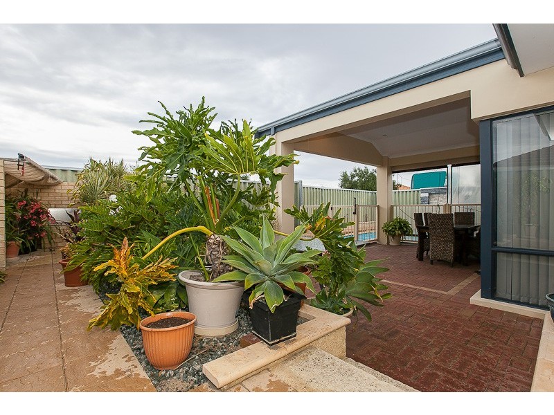 4 Atara Approach, Rockingham WA 6168