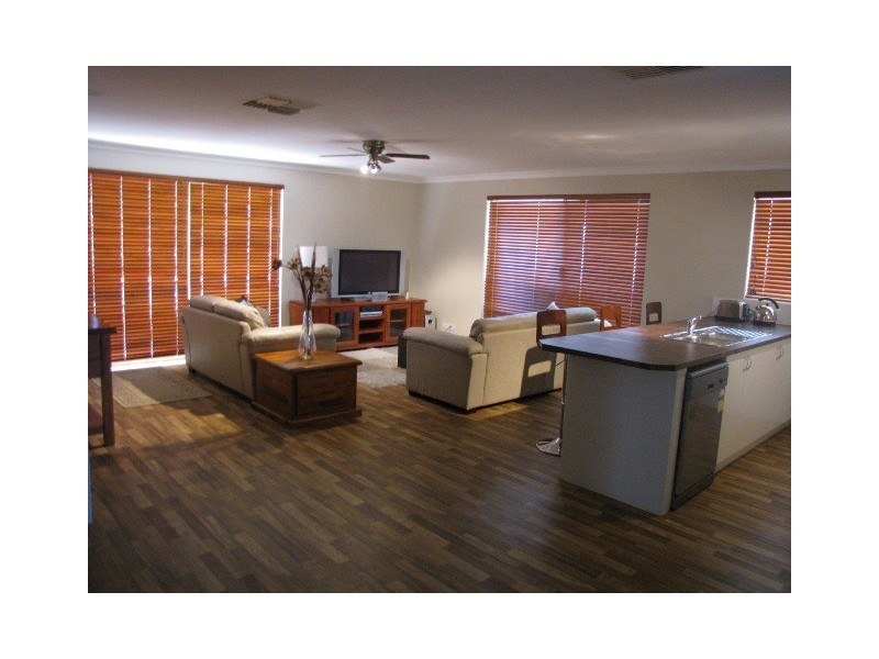 20 Seaspray Place, Waikiki WA 6169