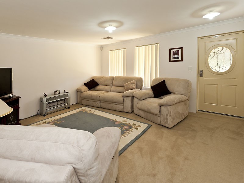 17 Cliveden Way, Wellard WA 6170
