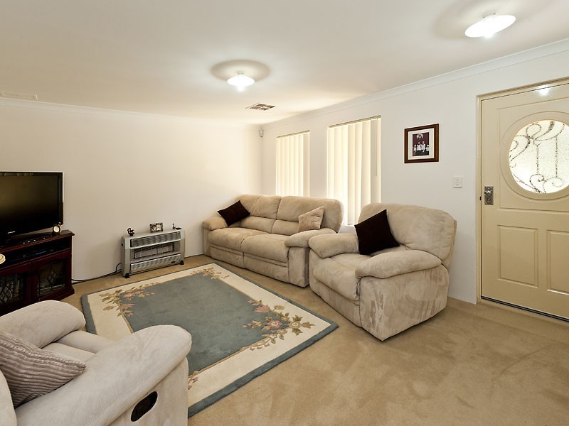 17 Cliveden Way, Wellard WA 6170