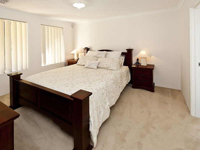 17 Cliveden Way, Wellard WA 6170