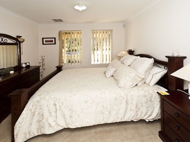 17 Cliveden Way, Wellard WA 6170