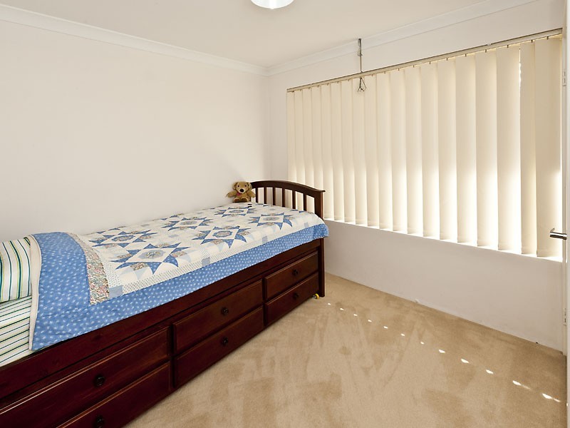 17 Cliveden Way, Wellard WA 6170