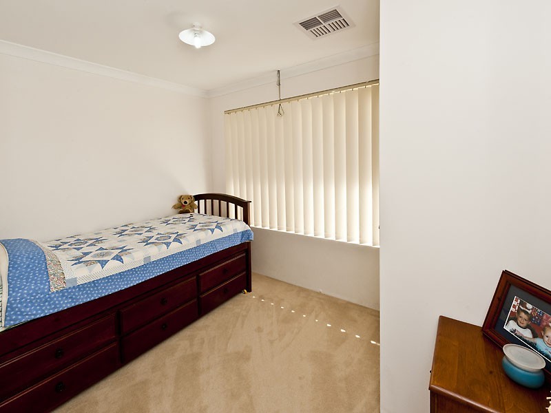 17 Cliveden Way, Wellard WA 6170