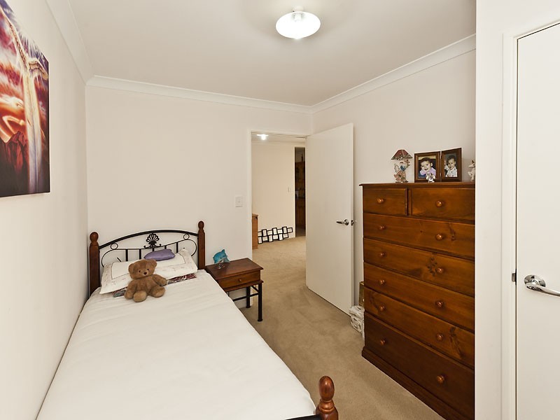 17 Cliveden Way, Wellard WA 6170