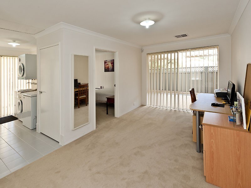 17 Cliveden Way, Wellard WA 6170