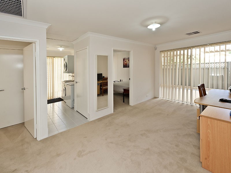 17 Cliveden Way, Wellard WA 6170