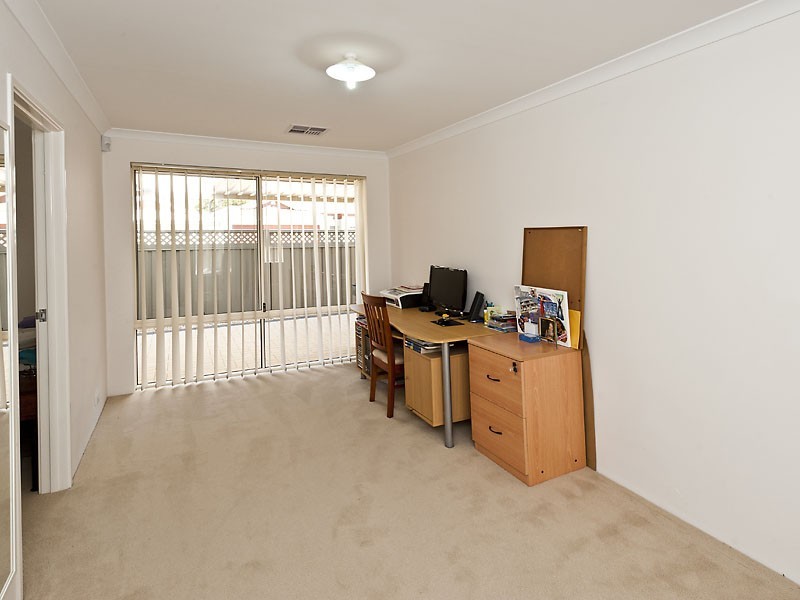 17 Cliveden Way, Wellard WA 6170