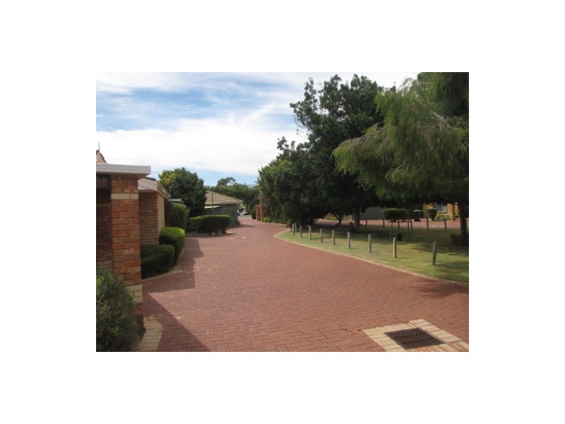 7/8  Dowling Street, Rockingham WA 6168