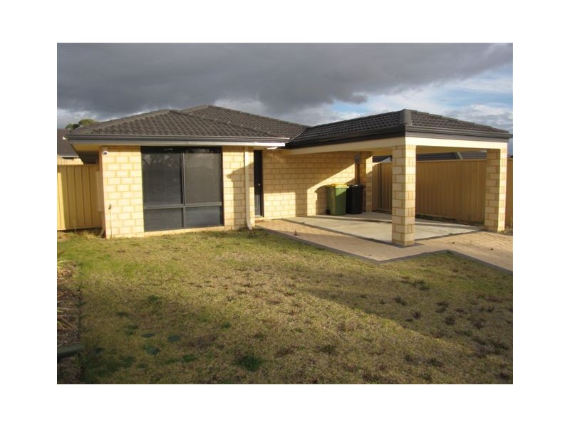 16 Oakham Way, Orelia WA 6167